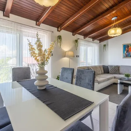 Lino Apartment Selce