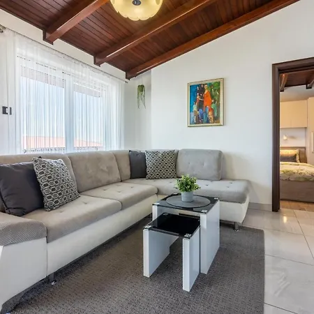 Lino Apartment