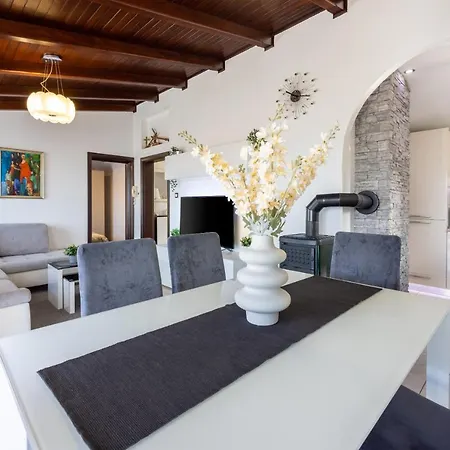 Lino Apartment Selce