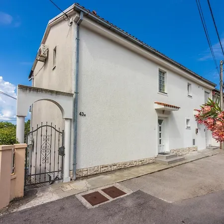 Apartment Lino Selce